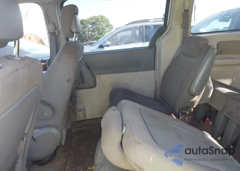 2010 Chrysler Town & Country Touring из США, поврежденный, VIN 2A4RR5D19AR273534